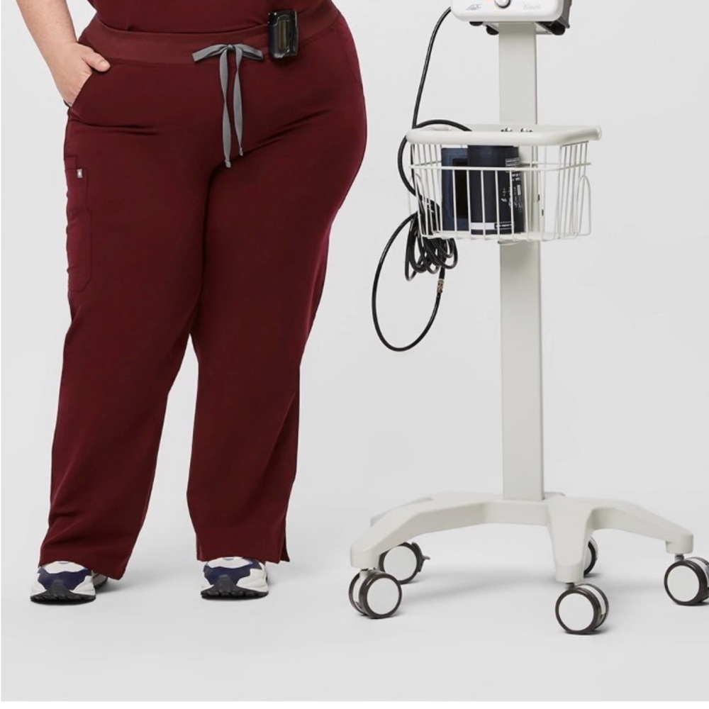 NWT Figs Technical Collection Kade Cargo Scrub Pants Maroon/burgundy 5XL/T